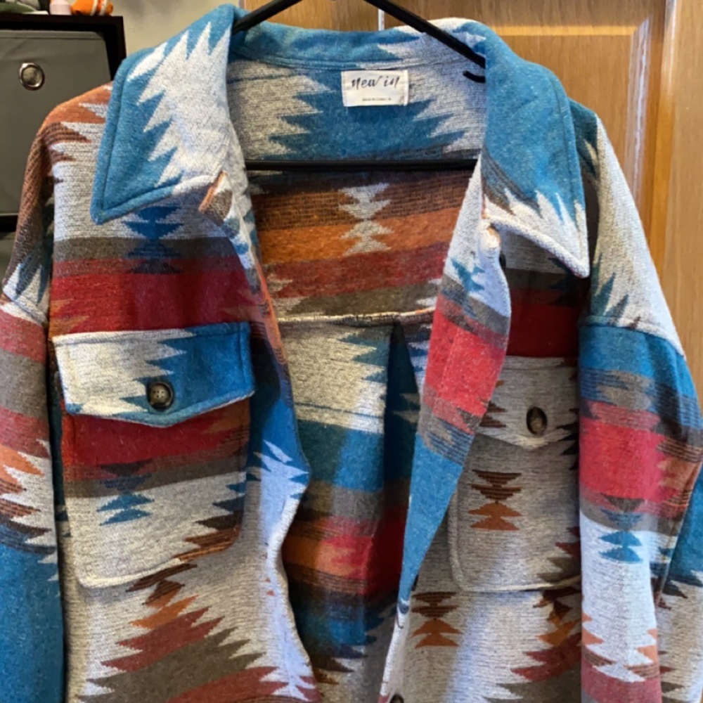 Medium shacket. Runs more like a large oversized. Never worn